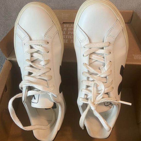 Veja Esplar White Sneakers with Black Accents - Picture 3 of 9